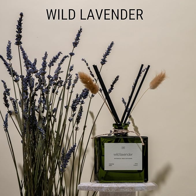 Craft & Kin Christmas Reed Diffuser with Dried Flowers | 5 oz White Lavender Scented Winter Reed Diffusers for Home, Bathroom | Scent Sticks | Elegant Fragrance Home Decor for Men & Women